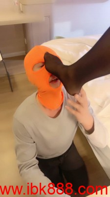图片[4]_套路直播【梦涵大大】艺校女神耳光/骑马/踩踏/恋足/坐垫 bf23417_绳缚吧