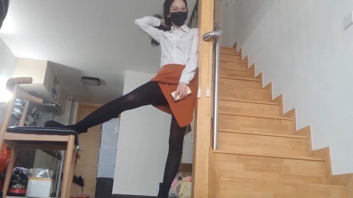 图片[8]_广州小鱼大人粤语黑丝第一视角羞辱贱嗨舔鞋钻胯_绳缚吧