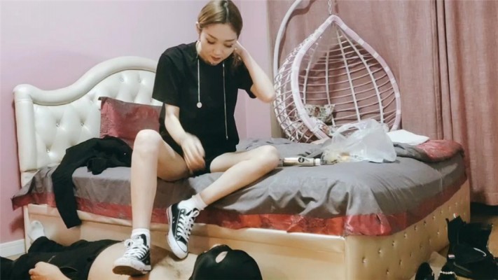 图片[7]_冷美超脏帆布鞋鞋底调教 TTTIO-230118_绳缚吧