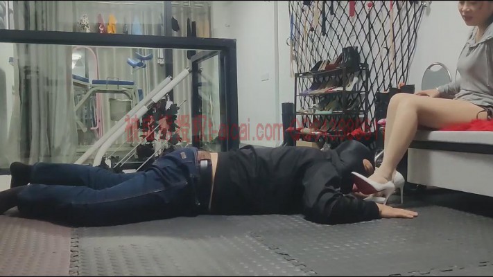 图片[5]_「被虐熊原创」健身房剧情调教变成女健身助教的脚奴（下）YC-221209-7_绳缚吧