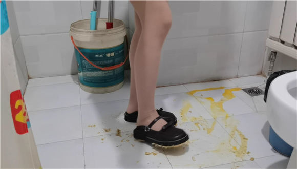 图片[8]_娇娇踩食物给你吃_绳缚吧