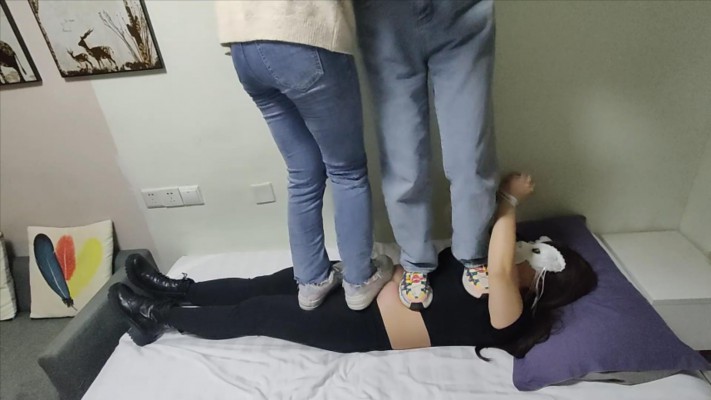 图片[9]_【珂珂女m】带男朋友看我是怎么被主子和她闺蜜全体重踩踏的 YC-221108_绳缚吧
