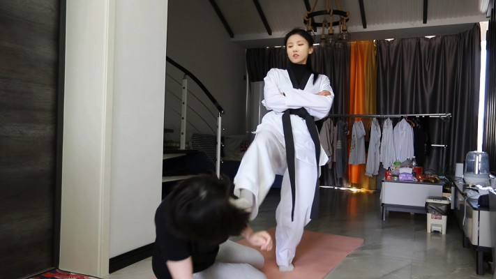 图片[9]_【惑心】跆拳道美女臭脚要狗命_绳缚吧