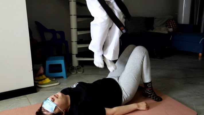 图片[15]_【惑心】跆拳道美女臭脚要狗命_绳缚吧