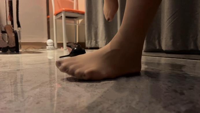 图片[11]_GTS女巨人第一视角羞辱【珂玥S】臭丝袜脚女巨人踩踏POV全程语言羞辱 YC-220623_绳缚吧