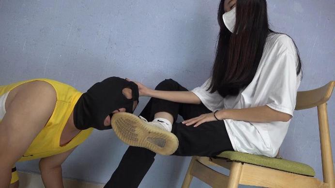 图片[7]_【南国原创】新S小樱霸气惩罚渣男，脏鞋子羞辱，踩踏，耳光，辱骂，踢裆踩YC-220822-5_绳缚吧