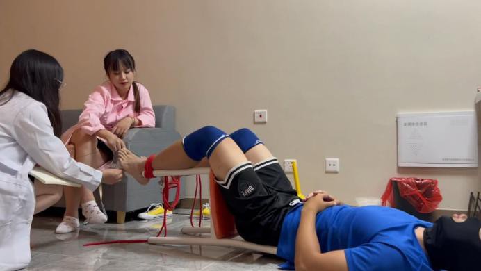 图片[9]_【珂玥】调戏护士反被揍 咸猪手色狼调戏护士小姐姐反被调教成舔脚狗 YC-220804-3_绳缚吧
