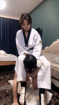 【LAPAPA】初柒跆拳女杀手逛街被调戏 抓回流氓暴虐绞杀剧情踢踩绞杀处刑 YC-220721-7_绳缚吧