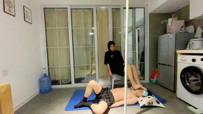 图片[7]_【萝莉酱】足球健将小玉首调 穿了半个多月没洗的脏袜子蹦跳踩踏闻舔臭脚_绳缚吧