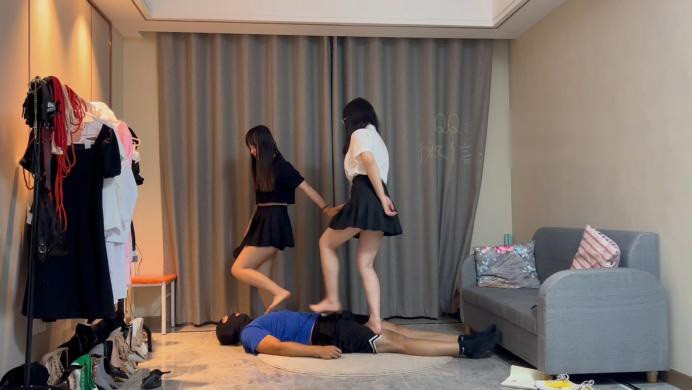 图片[14]_【剧情】欠钱不还的下场【珂玥S】带18岁妹妹踩踏耳光踢打跳踩欠钱的老赖 YC-220725-3_绳缚吧