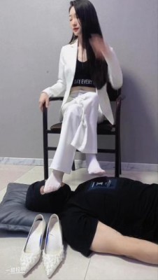 图片[6]_初柒臭丝脚女教师白丝高跟踩踏学生闻舔脚-女教师仿岛国剧情职业装调教 YC-220710-3_绳缚吧