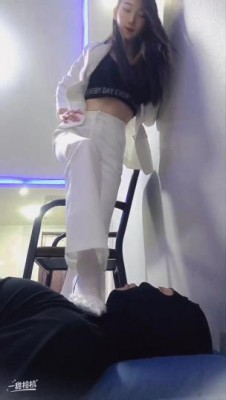 图片[11]_初柒臭丝脚女教师白丝高跟踩踏学生闻舔脚-女教师仿岛国剧情职业装调教 YC-220710-3_绳缚吧