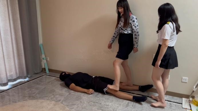 图片[2]_珂玥空姐双人踩踏_绳缚吧