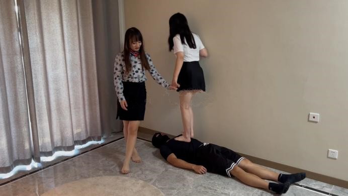 图片[9]_珂玥空姐双人踩踏_绳缚吧