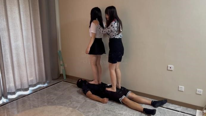 图片[13]_珂玥空姐双人踩踏_绳缚吧