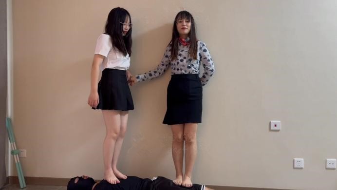 图片[16]_珂玥空姐双人踩踏_绳缚吧