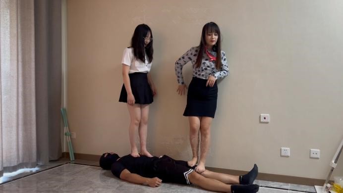 图片[19]_珂玥空姐双人踩踏_绳缚吧