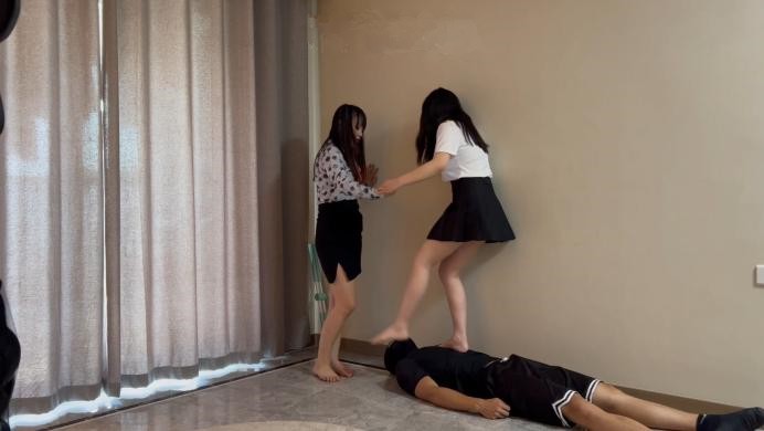 图片[20]_珂玥空姐双人踩踏_绳缚吧