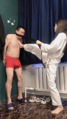 图片[6]_剧情-初柒双s跆拳黑帮女老大带女手下审讯叛徒【LAPAPA】双S踢踹踩裆深喉 YC-220704-3_绳缚吧