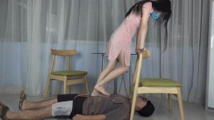 【南国原创】古灵精怪美女S宝儿和同学猜拳，输的要被对方踩在脚下玩弄 YC-220622-2_绳缚吧