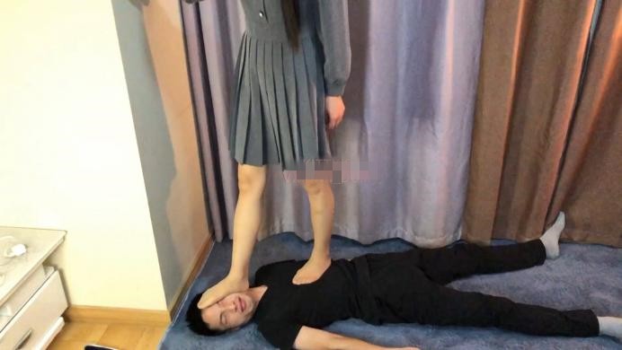 图片[2]_Kitty女王首调の丝足爆踩地毯_绳缚吧