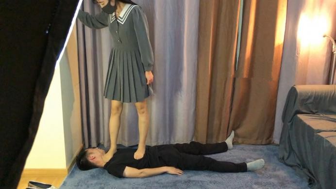 图片[3]_Kitty女王首调の丝足爆踩地毯_绳缚吧