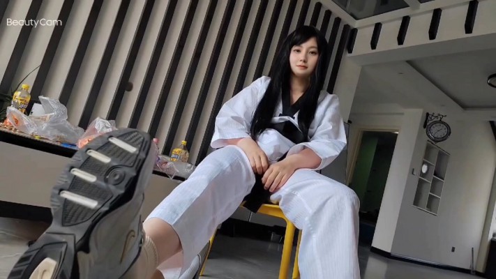图片[6]_道服萌妹原味袜子踩踹狗挡 pov跺狗脸_绳缚吧