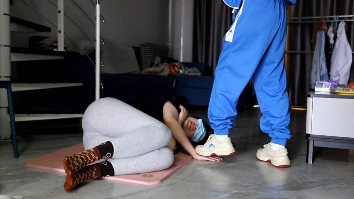 图片[4]_【惑心】女校霸爆踩女奴踩爆_绳缚吧