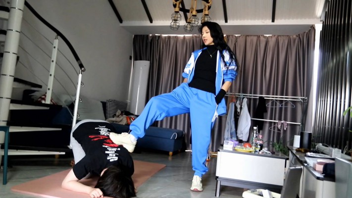 图片[11]_【惑心】女校霸爆踩女奴踩爆_绳缚吧
