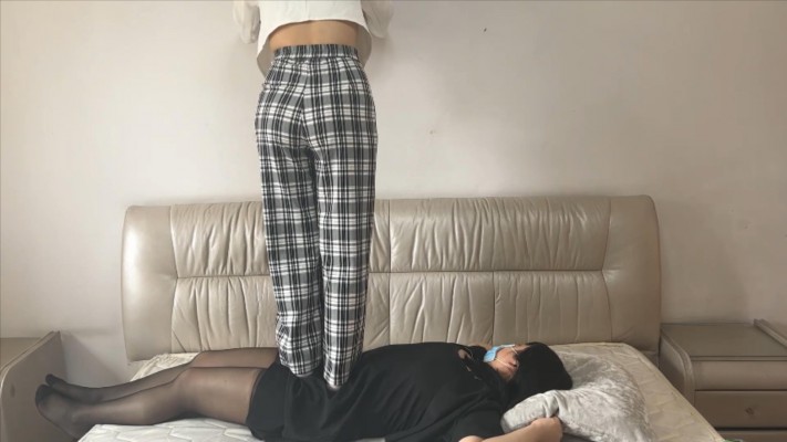 图片[3]_【珂珂女m】在床上被闺蜜白袜踩踏 YC-220430-11_绳缚吧