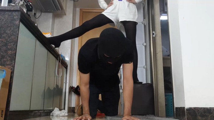 图片[4]_白领小鱼大人黑丝高跟大长腿羞辱胯下狗，命令钻胯，践踏狗头 YC-220429_绳缚吧