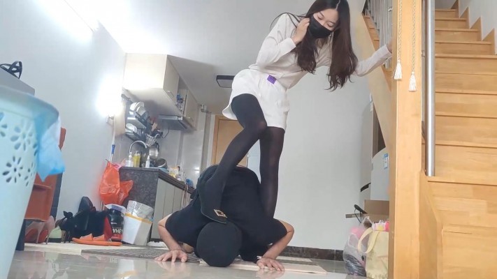图片[6]_白领小鱼大人黑丝高跟大长腿羞辱胯下狗，命令钻胯，践踏狗头 YC-220429_绳缚吧