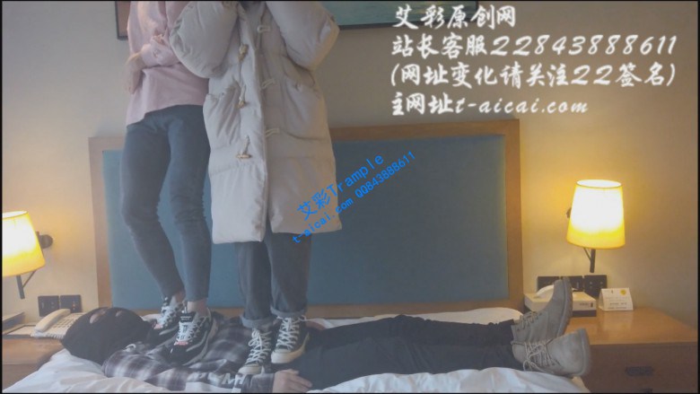 图片[6]_【小彤双人踩踏】和篮球姐姐在哥哥身上玩耍 YC-200109-5_绳缚吧