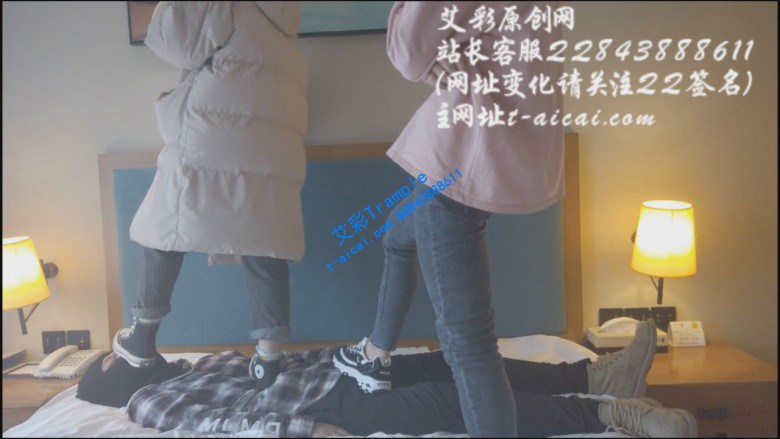图片[10]_【小彤双人踩踏】和篮球姐姐在哥哥身上玩耍 YC-200109-5_绳缚吧
