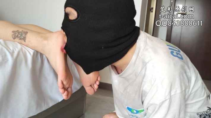 （中山素人联盟）纹身小姐姐末咖玩手机无视贱狗清理脚步 YC-220304-4_绳缚吧