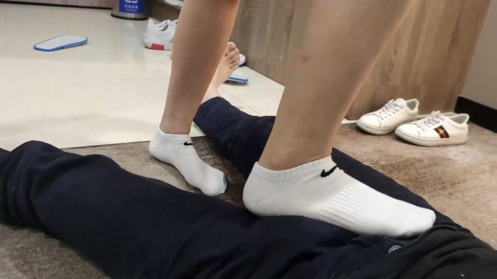 图片[9]_小鱼女神白袜小白鞋踢裆 YC-220301-4_绳缚吧