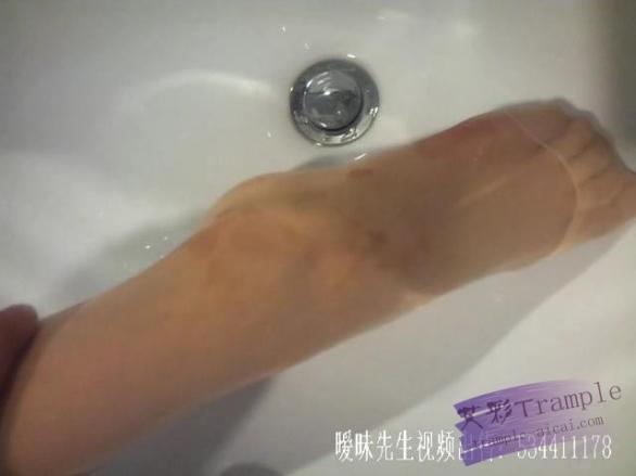 图片[7]_【典藏精品】高清肉丝足高清恋足大片之《奶茶浴丝足美脚》~_绳缚吧