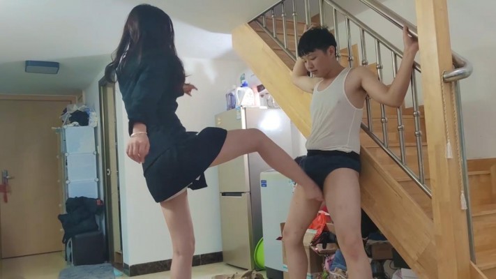 图片[13]_小鱼女神凉高+裸色高跟裸足踢裆猥琐佬 YC-220114_绳缚吧