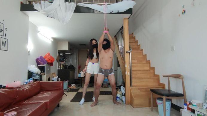 图片[11]_小鱼女神低帮匡威吊绑色魔前任踢爆卵蛋_绳缚吧