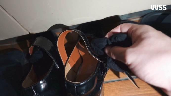小偷被瑶酱抓住后强迫吃脚舔袜坐脸窒息_绳缚吧