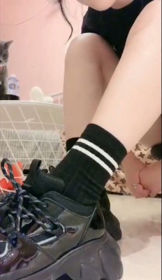 图片[4]_【pov】女神晴主臭袜运动鞋臭脚裸足粗口辱骂_绳缚吧