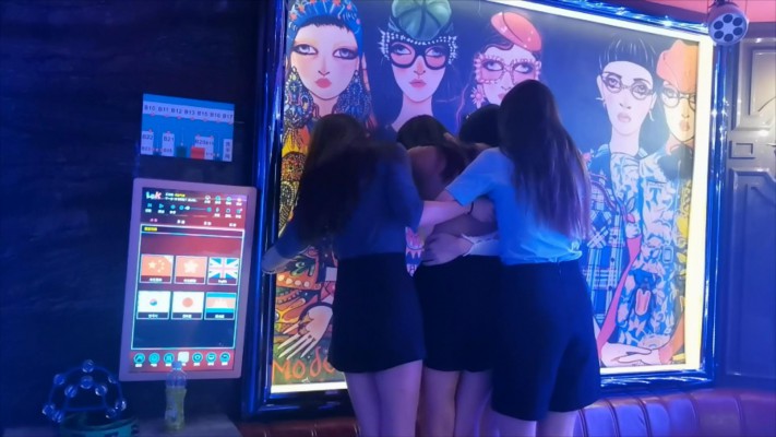 图片[10]_4人KTV爆踩M_绳缚吧