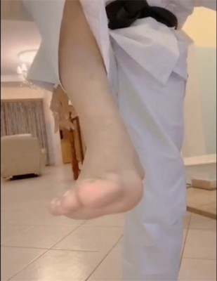 图片[7]_【pov必买】空手道女神晴主极度辱骂踹脚靶M骂到起飞_绳缚吧