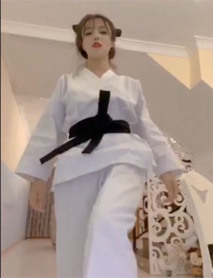图片[11]_【pov必买】空手道女神晴主极度辱骂踹脚靶M骂到起飞_绳缚吧