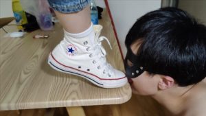 【酱酱S】白匡威踩裆，踩舌头_绳缚吧