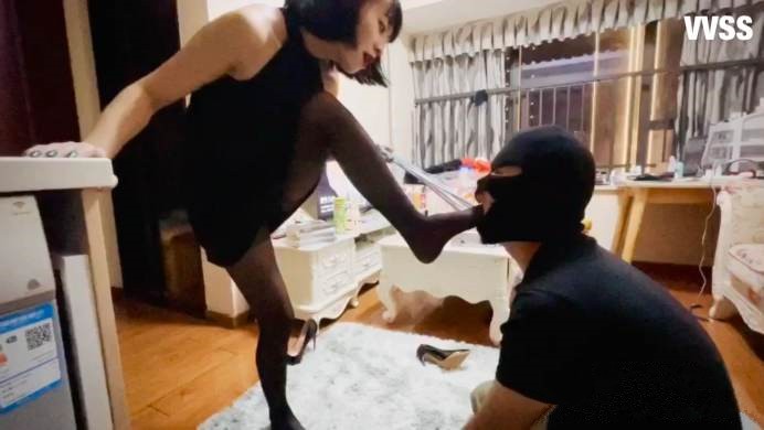 图片[17]_【Haruka瑶酱】暴躁女友瑶酱胖揍调教足控男友_绳缚吧