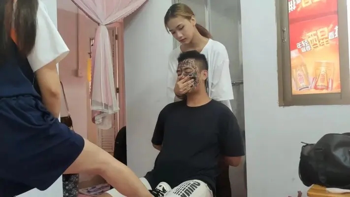 图片[14]_婷婷大人和新人梦姐姐踩脸闻脚夹鼻子_绳缚吧