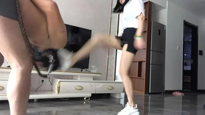 图片[9]_【彼岸花】白领小姐姐暴踹后脑勺_绳缚吧
