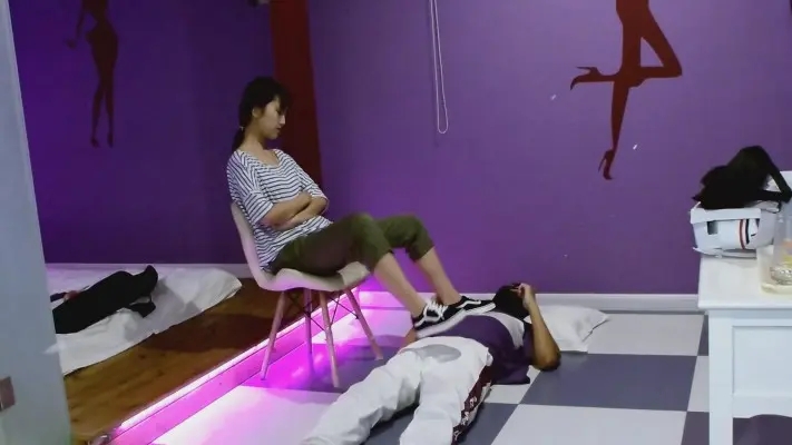 图片[8]_【玉女】小爱万斯帆布鞋暴踢小M_绳缚吧