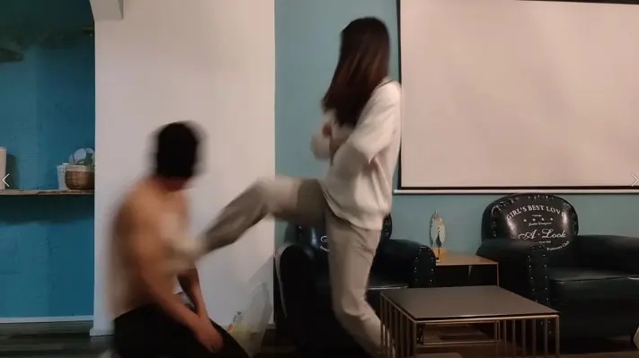 图片[3]_厌女王教训外卖小哥_绳缚吧